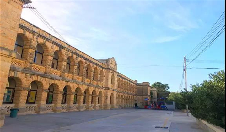 圣朱利安国际学校.jpg